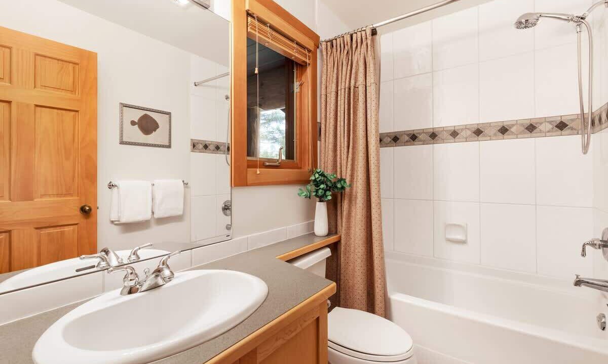 Photo of Bathroom in Nicklaus North