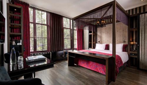 Superior Deluxe Room Canal View with Spa Bath