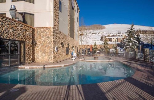 Mount Crested Butte Hotel | Grand Lodge Hotel | 1 Bedroom | Walk to the Lifts | Outdoor Pool & Hot Tub | Gym