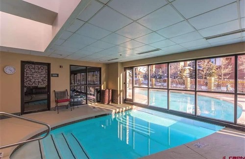 Mount Crested Butte Hotel | Grand Lodge Hotel | 1 Bedroom | Walk to the Lifts | Outdoor Pool & Hot Tub | Gym