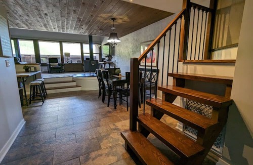 Mount Crested Butte Condo | Walk to Lifts, Newly Renovated, Mtn. Views, Fireplace, Hot Tub, Garage Access