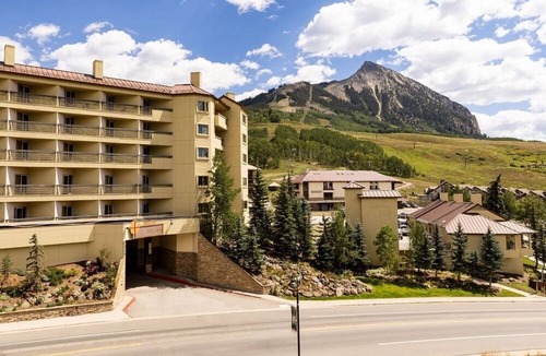 Mount Crested Butte Hotel | Balcony Suite w/Kitchenette | Perfect for Couple Stay with Pool Access