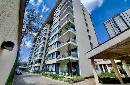 Kilimani Apartment | Sunset Views by Leisure Nomad with Pool & Club house, Gym and Work Desk