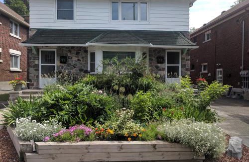 Sandy Hill Apartment | Elcho's ExplOre Ottawa #3