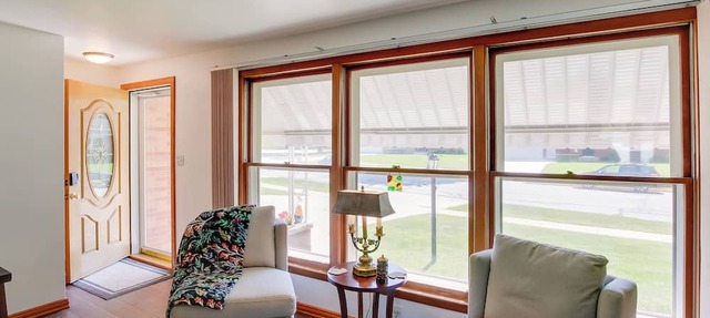 Walk to Lambeau Field: Green Bay Retreat in Green Bay