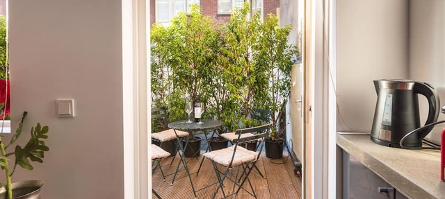 Luxury Long Stay Apartment with canal view located in the historic old center of Amsterdam. in Amsterdam