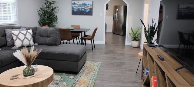 20 min to RedRocks, 15 min to downtown, 420ok, Free RV parking, Private, dogs ok in Arvada
