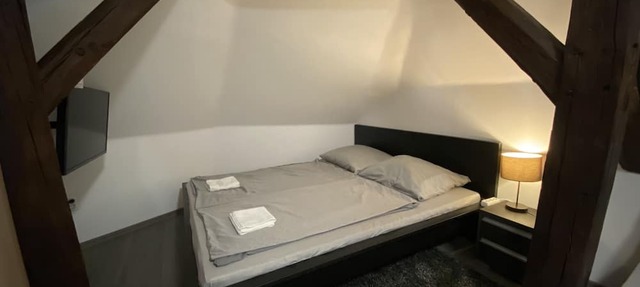 Bristol Apartments - One Bedroom Apartment in Baja