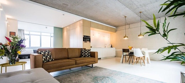 Large One-bedroom Apartment Comfort in Amsterdam