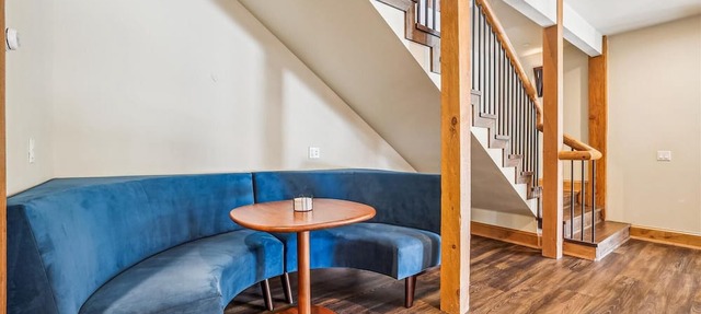 Clowsgill Holme: Luxury Baldy Mtn Home, Hot Tub & Elevator, Sleeps 12. in Breckenridge