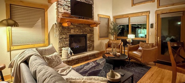 Updated & Spacious Lodge in Heart of Estes Park! in Estes Park