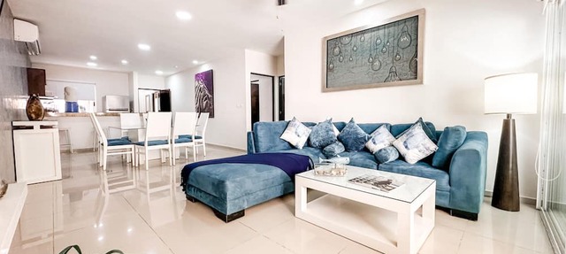 Spacious 3BR, 3 En-Suite Baths · Pool & Gym · Walk to 5th Ave in Playa del Carmen