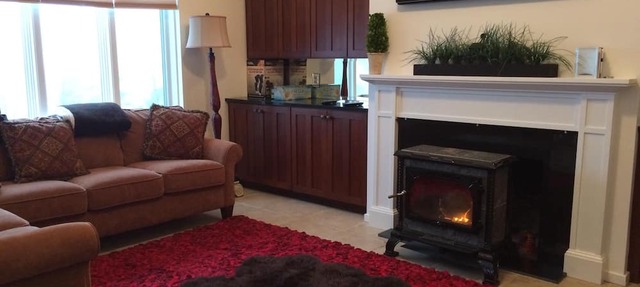 Snowcreek Condo at Sugarbush Resort-2 beds/2 baths, slopeside in Warren