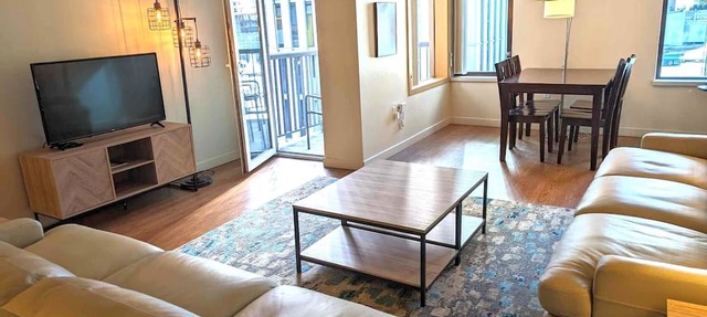 1 Block to Pike Pl Market ~ View Balcony ~ Easy Walk to Stadium - HUGE unit! in Seattle
