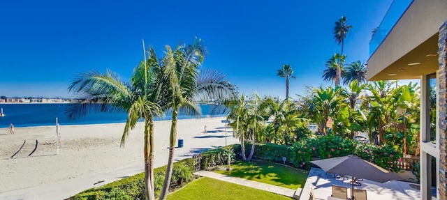 Villa on the Bay | 2BR Bayfront in Mission Beach in San Diego