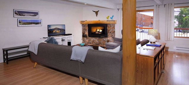 Aspen at Outrun, Great renovated 3 BR, Hot tub in Crested Butte