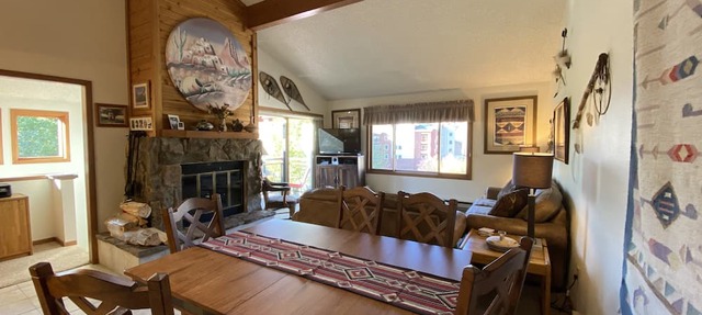 Walk to the lifts from Crested Mountain North 2 bedroom Condo! in Mount Crested Butte