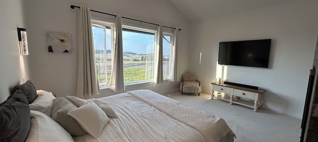 Monument Majesty - Luxury Home w/Mountain Views Spacious 4-bedroom modern house in Monument