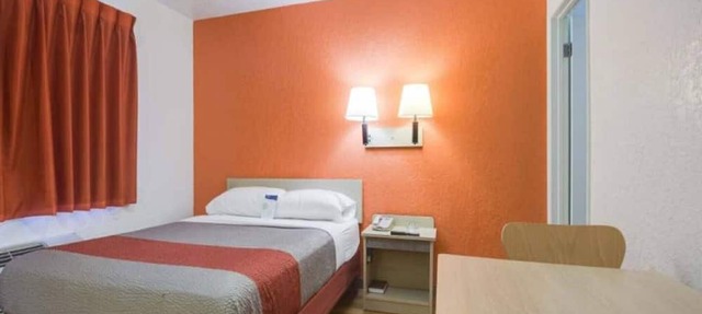 1 Full Bed|Mob Acc RI Shwr NS Micfridge in Lakewood