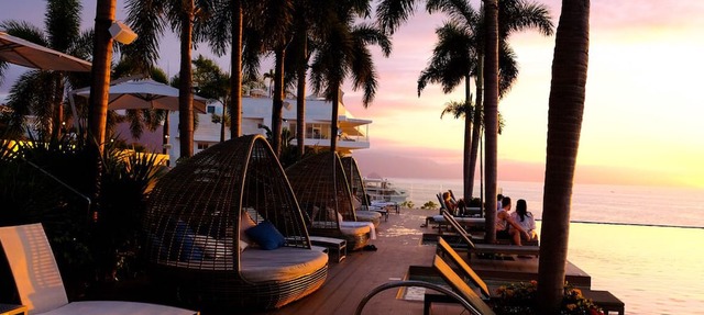 Beachfront Condo, Spectacular View, 2 BR/2 BA Large, New, Quiet and Secure. in Puerto Vallarta
